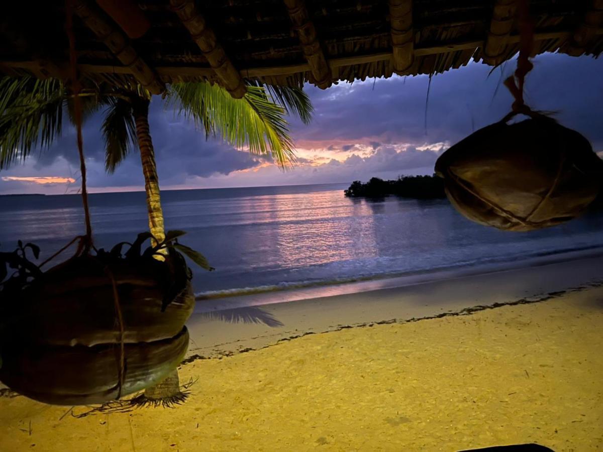 Mwazaro Beach Lodge Shimoni Buitenkant foto
