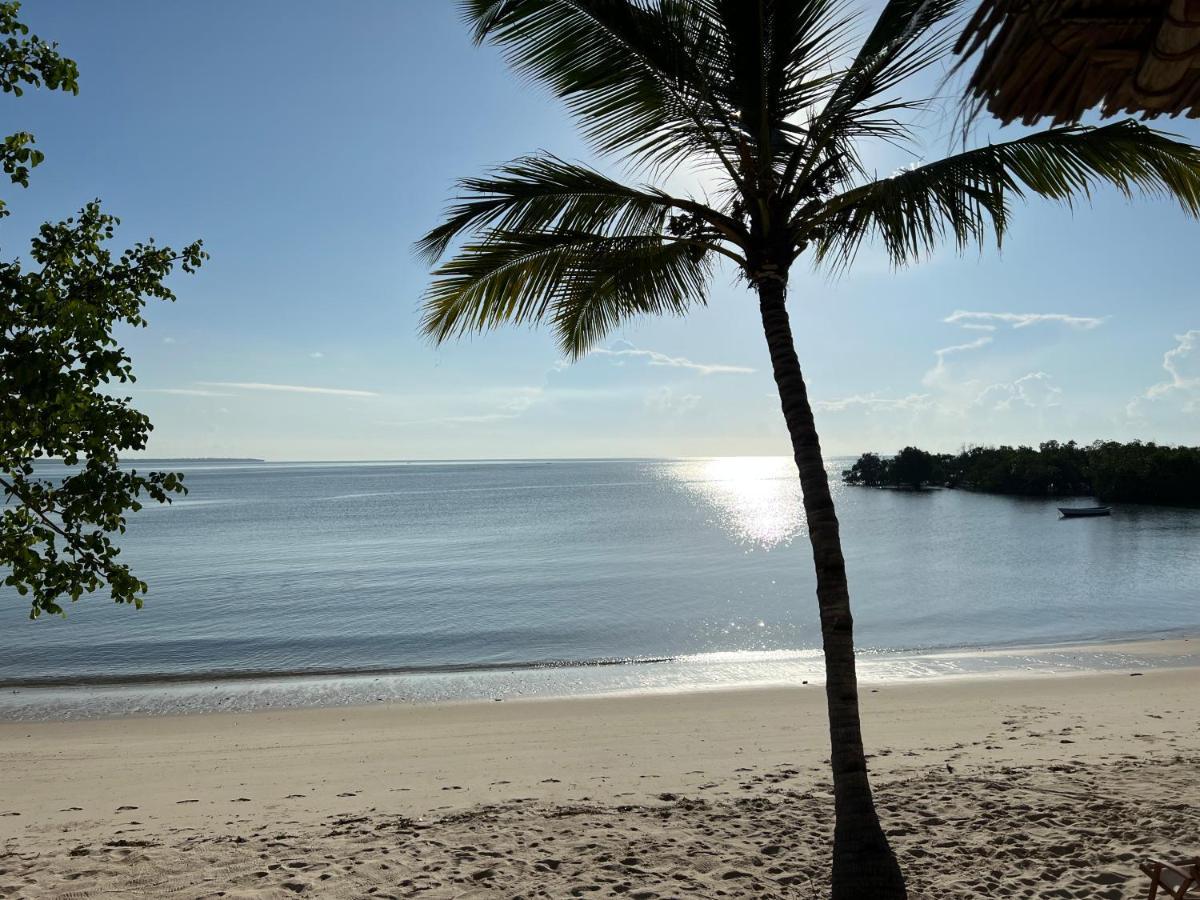 Mwazaro Beach Lodge Shimoni Buitenkant foto