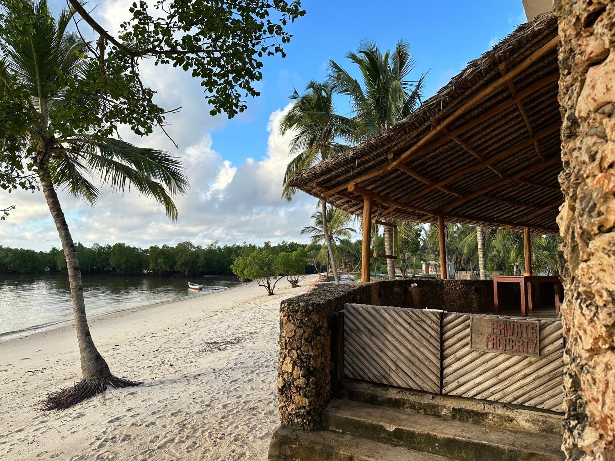Mwazaro Beach Lodge Shimoni Buitenkant foto